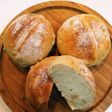 ソイブレッド…蒸し大豆入りのパン
