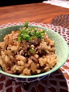 簡単!牛肉と春菊、れんこんの炊き込みご飯-レシピのメイン写真