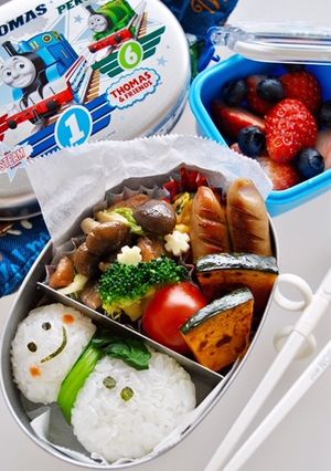緑色マフラーの雪だるまおにぎり-レシピのメイン写真