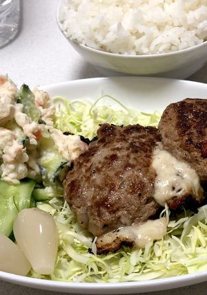 チーズinハンバーグ-レシピのメイン写真