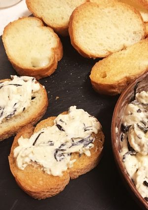 おつまみ★クリームチーズ +ひじき煮-レシピのメイン写真