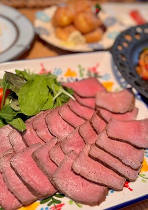 炊飯器でローストビーフ&オニオンソース-レシピのメイン写真