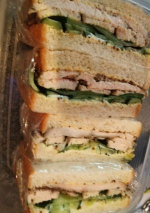 しっとり濃いめハーブチキンサンドイッチ-レシピのメイン写真