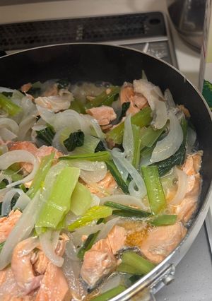 鮭と小松菜、玉ねぎのミルクうま煮-レシピのメイン写真