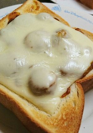 カレーのチーズ乗せオープンサンド-レシピのメイン写真