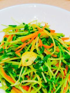 豆苗と人参のにんにく炒め-レシピのメイン写真