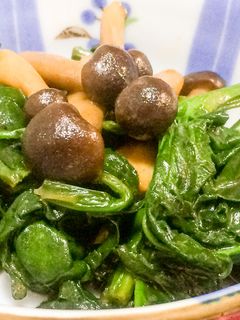 ちぢみほうれん草としめじのバター醤油炒め-レシピのメイン写真