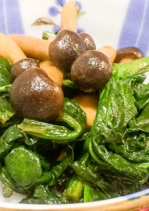 ちぢみほうれん草としめじのバター醤油炒め-レシピのメイン写真