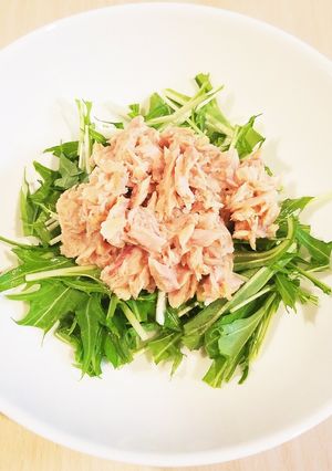 長男の水菜にツナを乗せたサラダ？-レシピのメイン写真