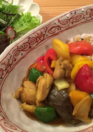 カラーピーマンと鶏肉の簡単カレー-レシピのメイン写真