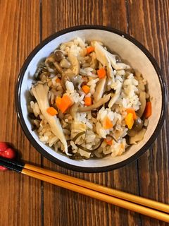 簡単♡きのことツナの塩昆布炊き込みご飯-レシピのメイン写真
