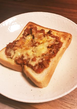 残りのミートソース乗せ☆チーズトースト-レシピのメイン写真