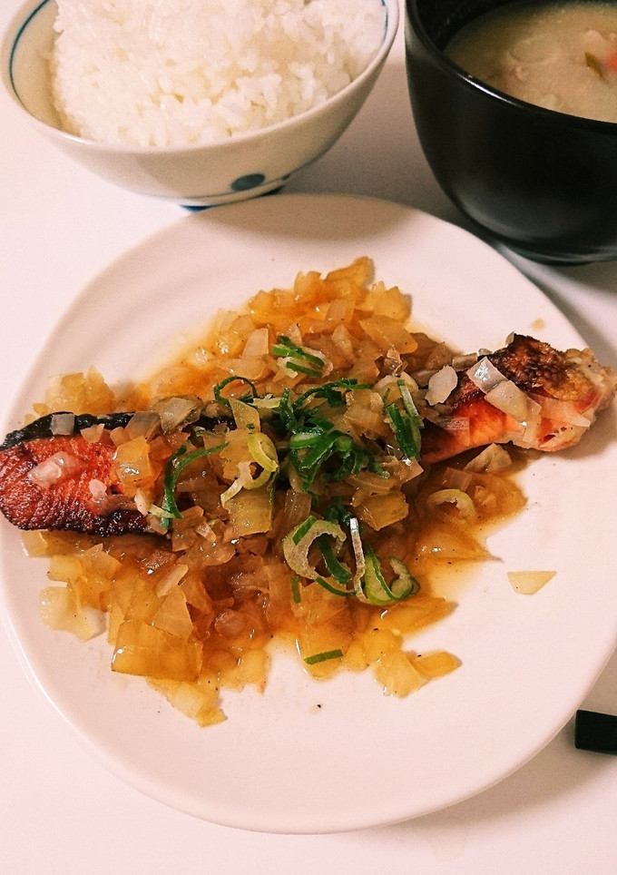 鮭の蒸し焼き 玉ねぎソース-レシピのメイン写真