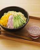ごちそうざるラーメン　ごまだれ赤しそ風味