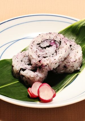 赤しそふりかけの逆のり巻き-レシピのメイン写真