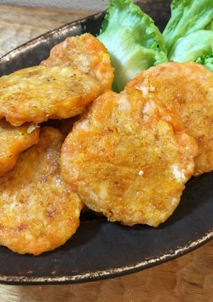 手づかみ食べに♪ ふわふわ人参ハンバーグ-レシピのメイン写真