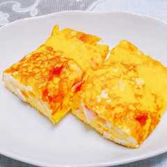 รูปของ 卵焼き器で！ベーコン・チーズオムレツ♪