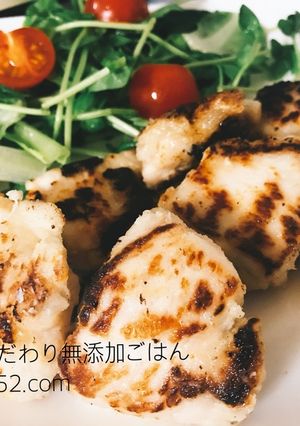 サクっじゅわ〜♩柔らか鶏むね肉の塩麹焼き-レシピのメイン写真
