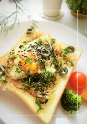 目玉焼き×オリーブ✧spicy和トースト-レシピのメイン写真