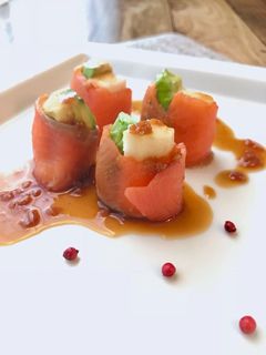 サーモンのアボカド巻き 醤油こうじソース-レシピのメイン写真