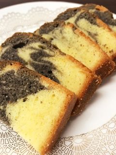 米粉の黒ごまマーブルパウンドケーキ -レシピのメイン写真