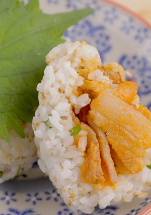 ご飯がすすむ！うま辛豚バラおにぎり-レシピのメイン写真