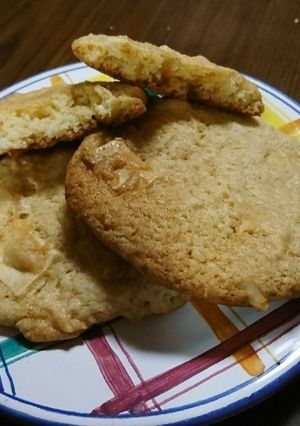 HMでホワイトチョコマカダミアクッキー-レシピのメイン写真