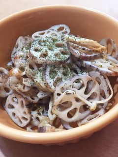 シャキシャキれんこんのバジルチーズ炒め-レシピのメイン写真