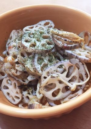 シャキシャキれんこんのバジルチーズ炒め-レシピのメイン写真