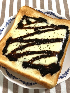 チョコ*チーズ*ブラックペッパートースト-レシピのメイン写真