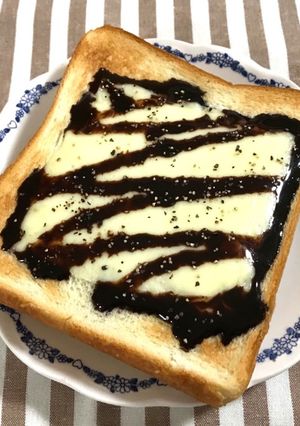 チョコ＊チーズ＊ブラックペッパートースト-レシピのメイン写真