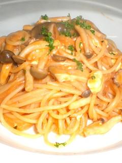 キノコとクリームチーズのトマトパスタ-レシピのメイン写真