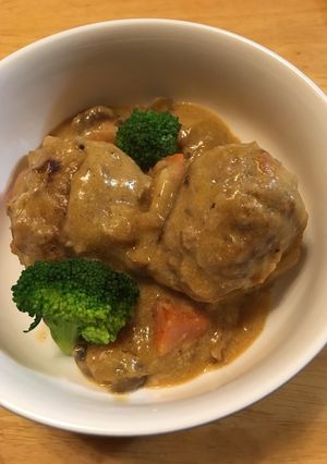 シチューオンライスで煮込みハンバーグ-レシピのメイン写真