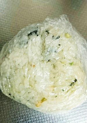 お茶漬けの素アレンジ☆簡単おにぎり-レシピのメイン写真