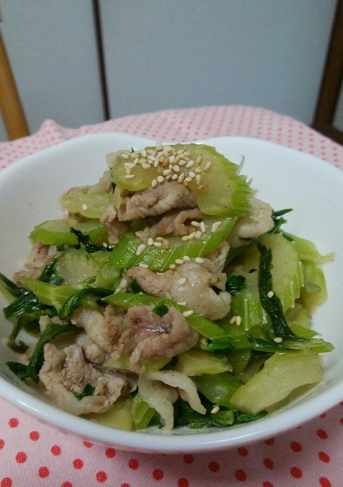 セロリと豚肉の塩胡椒炒め(^^)✨-レシピのメイン写真