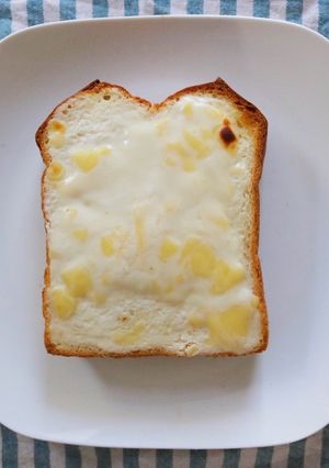 至福の朝！レアチーズケーキ風トースト-レシピのメイン写真