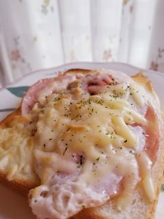 とろ~りチーズがけ☆ハムエッグトースト-レシピのメイン写真