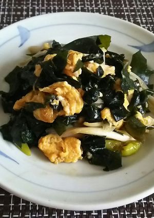 ワカメと卵の炒め物-レシピのメイン写真