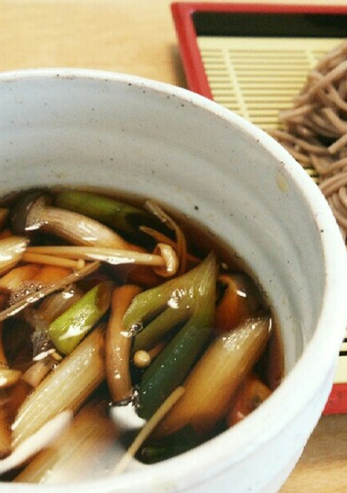 ざる蕎麦 茸と長ねぎの温つけ汁-レシピのメイン写真