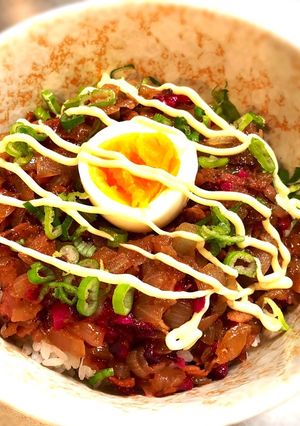 オニオンベーコンしばマヨ丼-レシピのメイン写真