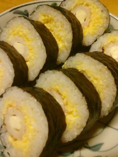 チーズ入りちくわと炒り卵の太巻き 恵方巻-レシピのメイン写真
