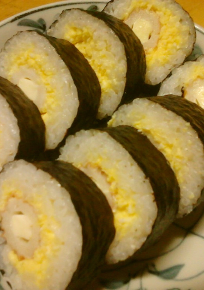 チーズ入りちくわと炒り卵の太巻き 恵方巻-レシピのメイン写真