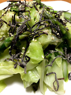 あと一品!キャベツとアスパラを塩昆布で-レシピのメイン写真