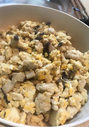 とりと豆腐のそぼろ椎茸入り-レシピのメイン写真