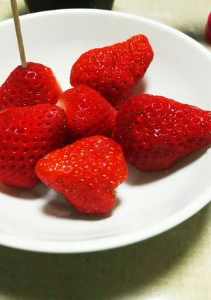 苺の美味しい食べ方♪お塩です☆-レシピのメイン写真