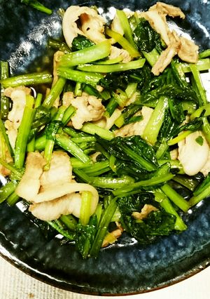 小松菜と豚肉のニンニク醤油炒め-レシピのメイン写真