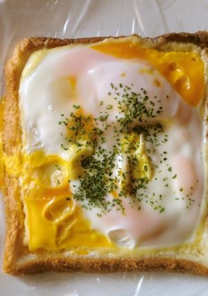 レンジで２分♪ハムチーたまごパン-レシピのメイン写真