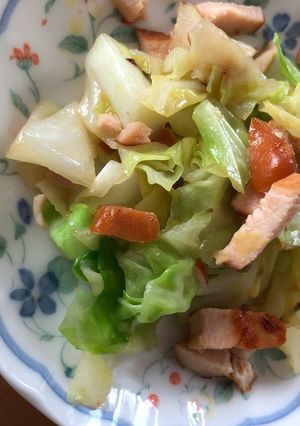簡単☆スモークチキンでキャベツ炒め♪-レシピのメイン写真