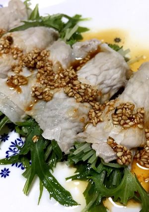 レンジだけ♪ピリ辛ダレで豚肉の水菜巻き-レシピのメイン写真