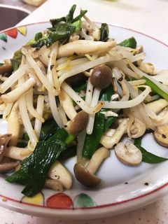 しめじとモヤシとニラ炒め-レシピのメイン写真
